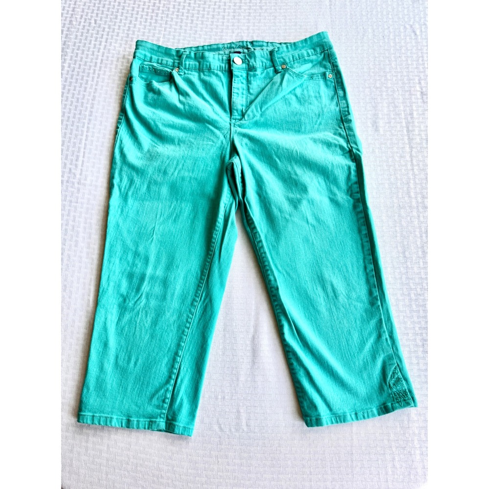 Gloria Vanderbilt Amanda Capri Jeans Teal Green Embroidered Rhinestone Size 12